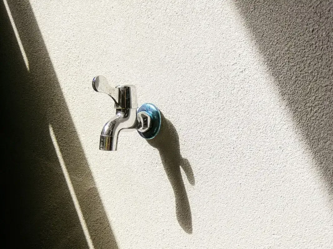 cacher un robinet exterieur