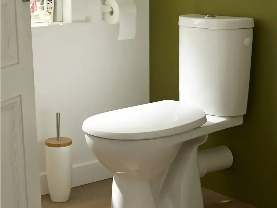 chasse d'eau des toilettes